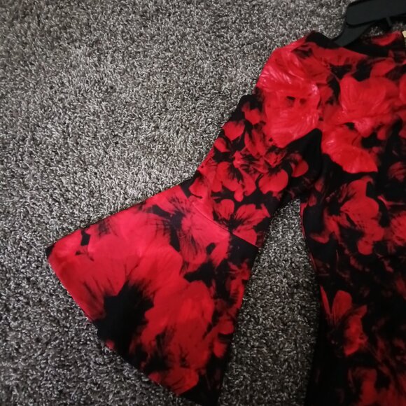 Calvin Klein Dress size 10 Red and Black with three-quarter bell sleeves - Picture 6 of 7